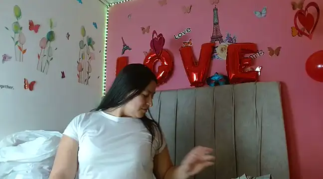 monickhot303av online show from February 19, 8:52 pm