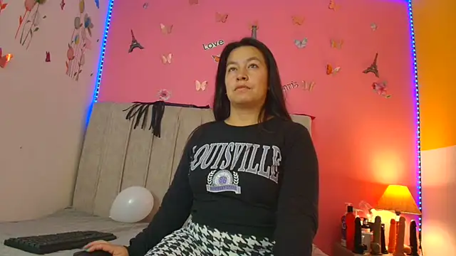 monickhot303av online show from March 12, 7:17 pm