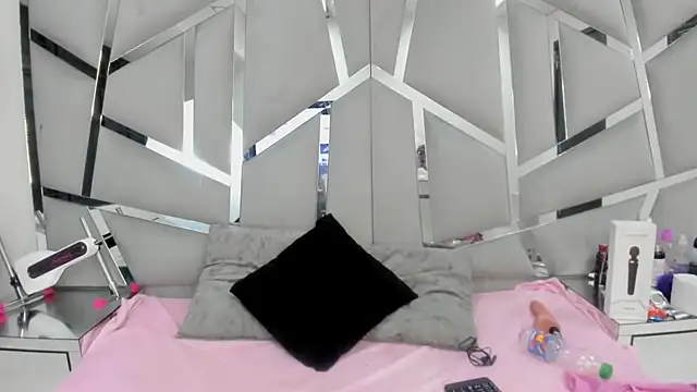 Catherinee69 x online show from February 24, 3:23 am