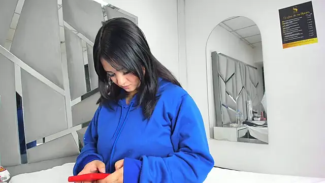 Catherinee69 x online show from October 28, 4:05 am