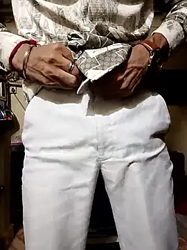 Snapshot of saggy1218 chatting on March 1, 12:12 am saggy1218 online show from March 1, 12:12 am