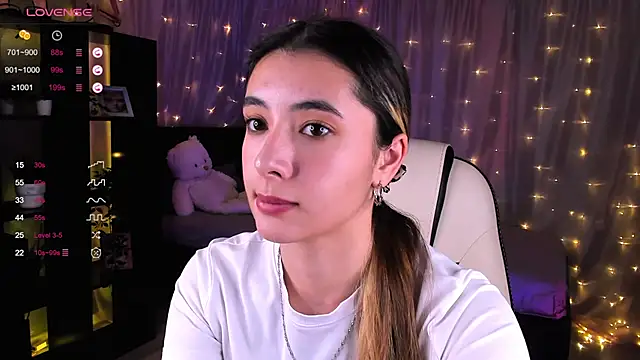 Snapshot of DarlaLike chatting on December 9, 7:50 am DarlaLike online show from December 9, 7:50 am