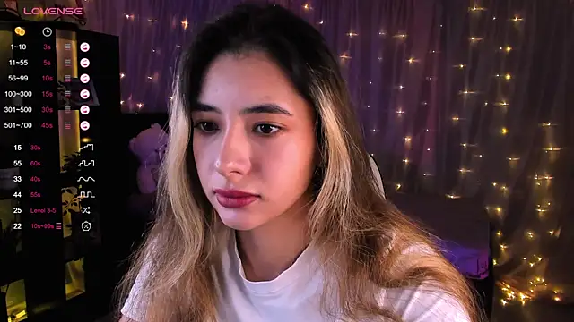 Snapshot of DarlaLike chatting on December 10, 4:24 am DarlaLike online show from December 10, 4:24 am