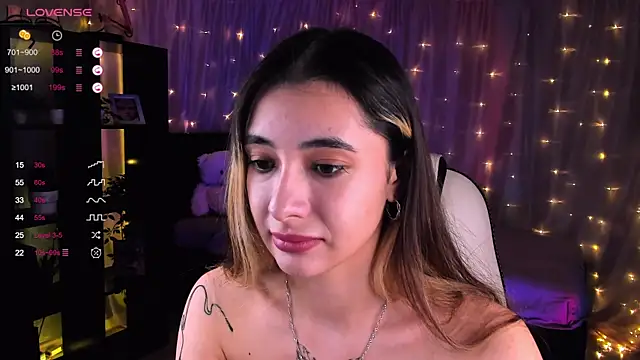 Snapshot of DarlaLike chatting on December 11, 7:09 am DarlaLike online show from December 11, 7:09 am