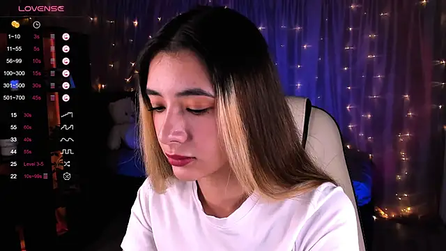 Snapshot of DarlaLike chatting on December 16, 4:23 am DarlaLike online show from December 16, 4:23 am