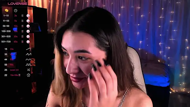 Snapshot of DarlaLike chatting on December 19, 7:51 am DarlaLike online show from December 19, 7:51 am