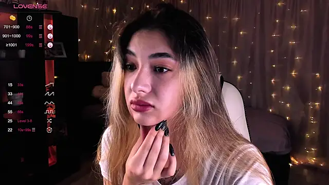 Snapshot of DarlaLike chatting on December 24, 4:44 am DarlaLike online show from December 24, 4:44 am