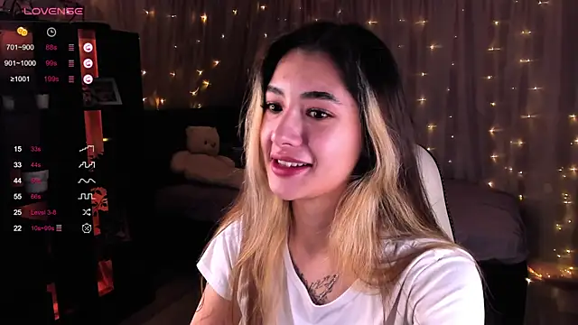 Snapshot of DarlaLike chatting on December 24, 7:49 am DarlaLike online show from December 24, 7:49 am