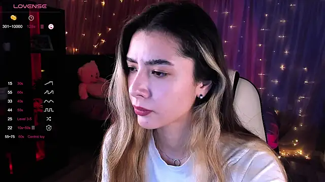 Snapshot of DarlaLike chatting on January 9, 7:10 am DarlaLike online show from January 9, 7:10 am