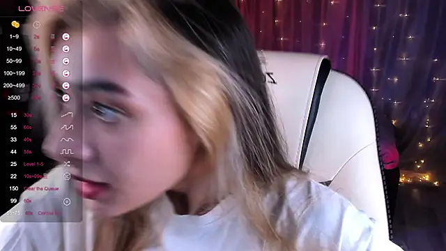 Snapshot of DarlaLike chatting on January 18, 7:59 am DarlaLike online show from January 18, 7:59 am