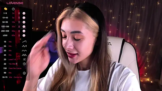 Snapshot of DarlaLike chatting on January 19, 4:54 am DarlaLike online show from January 19, 4:54 am