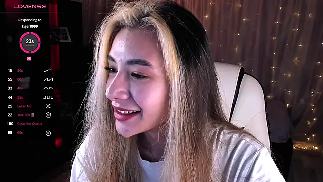 Snapshot of DarlaLike chatting on January 31, 5:19 am DarlaLike online show from January 31, 5:19 am