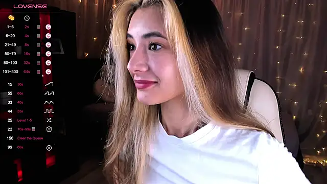 Snapshot of DarlaLike chatting on February 6, 4:21 am DarlaLike online show from February 6, 4:21 am