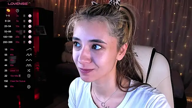 Snapshot of DarlaLike chatting on February 13, 8:06 am DarlaLike online show from February 13, 8:06 am