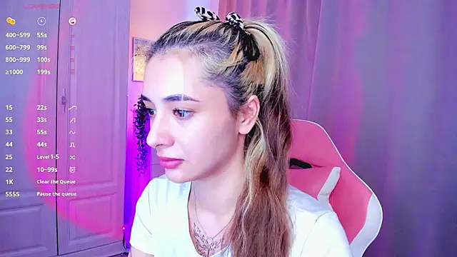 Snapshot of DarlaLike chatting on February 22, 5:23 am DarlaLike online show from February 22, 5:23 am