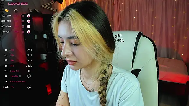 Snapshot of DarlaLike chatting on February 23, 5:23 am DarlaLike online show from February 23, 5:23 am