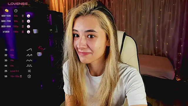 Snapshot of DarlaLike chatting on February 26, 5:20 am DarlaLike online show from February 26, 5:20 am