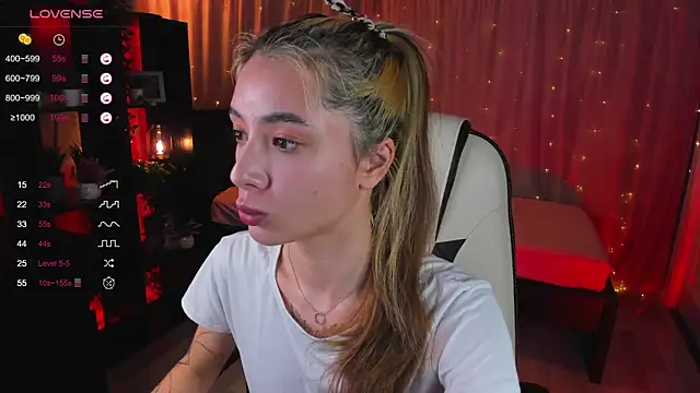 Snapshot of DarlaLike chatting on February 28, 4:21 am DarlaLike online show from February 28, 4:21 am