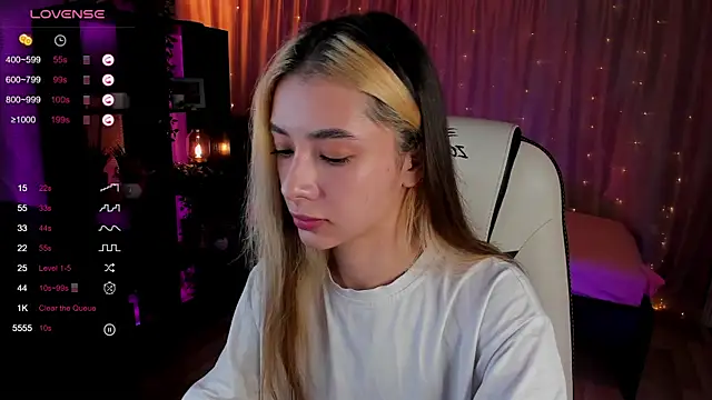 Snapshot of DarlaLike chatting on March 3, 5:42 am DarlaLike online show from March 3, 5:42 am