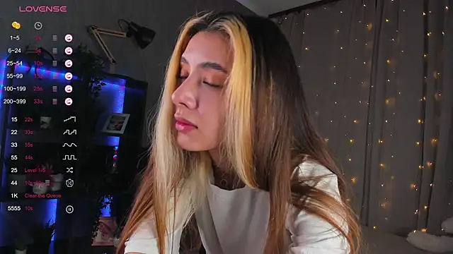 Snapshot of DarlaLike chatting on March 12, 7:13 am DarlaLike online show from March 12, 7:13 am