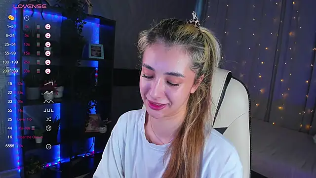 Snapshot of DarlaLike chatting on March 14, 7:37 am DarlaLike online show from March 14, 7:37 am