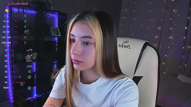 Snapshot of DarlaLike chatting on March 19, 3:41 am DarlaLike online show from March 19, 3:41 am