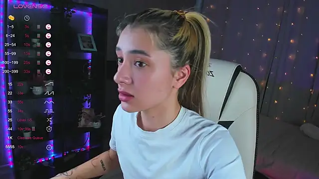 Snapshot of DarlaLike chatting on March 21, 4:17 am DarlaLike online show from March 21, 4:17 am