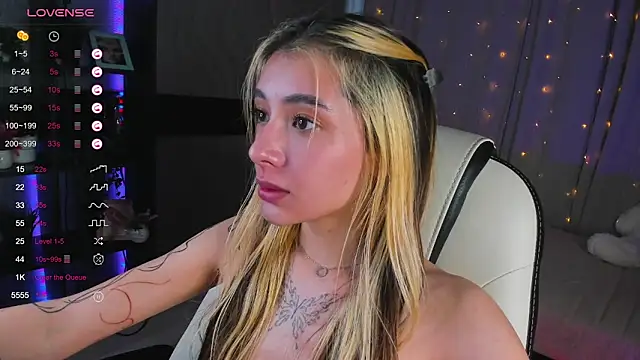 Snapshot of DarlaLike chatting on March 22, 7:36 am DarlaLike online show from March 22, 7:36 am