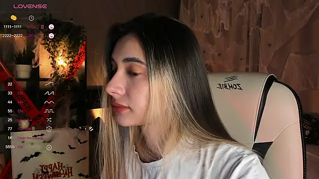 Snapshot of DarlaLike chatting on October 19, 3:40 am DarlaLike online show from October 19, 3:40 am