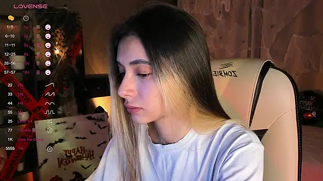 Snapshot of DarlaLike chatting on November 2, 3:42 am DarlaLike online show from November 2, 3:42 am