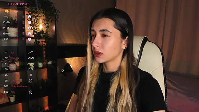 Snapshot of DarlaLike chatting on November 13, 3:38 am DarlaLike online show from November 13, 3:38 am