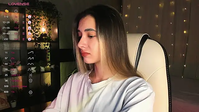 Snapshot of DarlaLike chatting on November 16, 3:45 am DarlaLike online show from November 16, 3:45 am