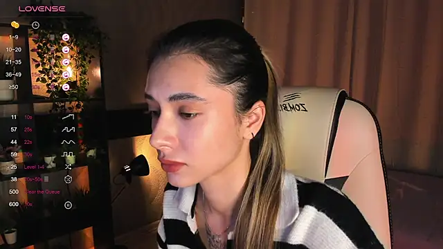 Snapshot of DarlaLike chatting on November 22, 3:38 am DarlaLike online show from November 22, 3:38 am