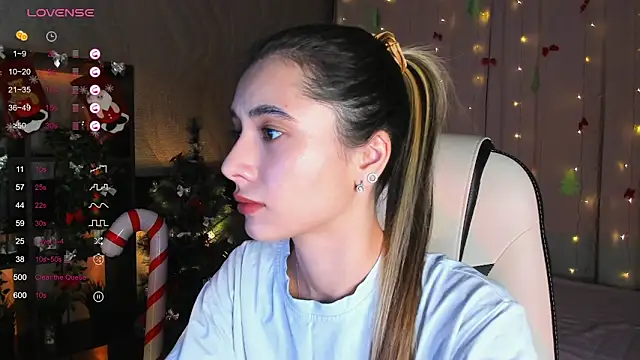 Snapshot of DarlaLike chatting on December 19, 3:46 am DarlaLike online show from December 19, 3:46 am