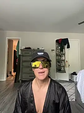 Snapshot of mrs__unknown chatting on October 12, 4:28 pm mrs unknown online show from October 12, 4:28 pm