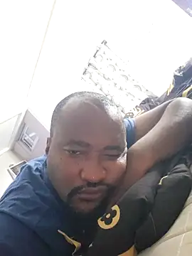 Snapshot of ilovebigassmmm chatting on November 4, 3:05 am ilovebigassmmm online show from November 4, 3:05 am