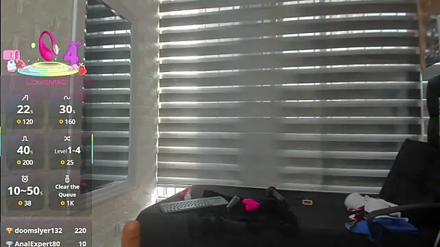 charlotte  G online show from March 5, 3:51 pm