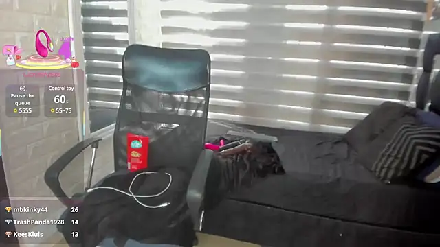 charlotte  G online show from March 11, 12:28 pm