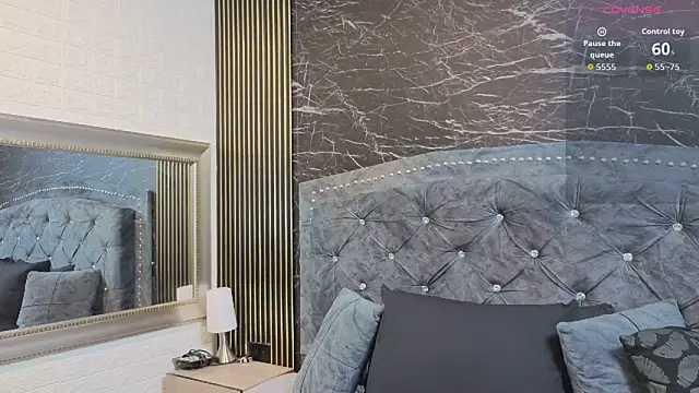 charlotte  G online show from March 31, 11:21 am