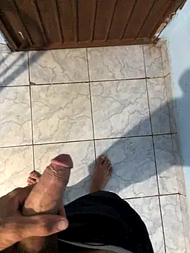 Snapshot of vintin21cm chatting on October 5, 2:43 am vintin21cm online show from October 5, 2:43 am