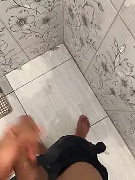 Snapshot of vintin21cm chatting on October 7, 11:46 pm vintin21cm online show from October 7, 11:46 pm