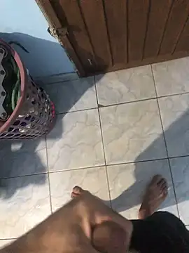 Snapshot of vintin21cm chatting on October 20, 1:17 am vintin21cm online show from October 20, 1:17 am