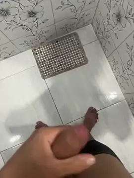 Snapshot of vintin21cm chatting on November 17, 11:38 am vintin21cm online show from November 17, 11:38 am