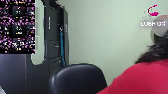 hairyglad69 online show from October 6, 1:41 pm