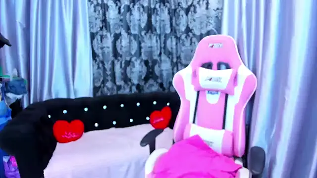 KamilaFoxy online show from September 17, 4:14 am