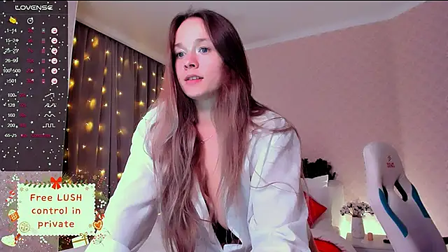 Snapshot of SherillBrill chatting on December 19, 6:01 pm SherillBrill online show from December 19, 6:01 pm