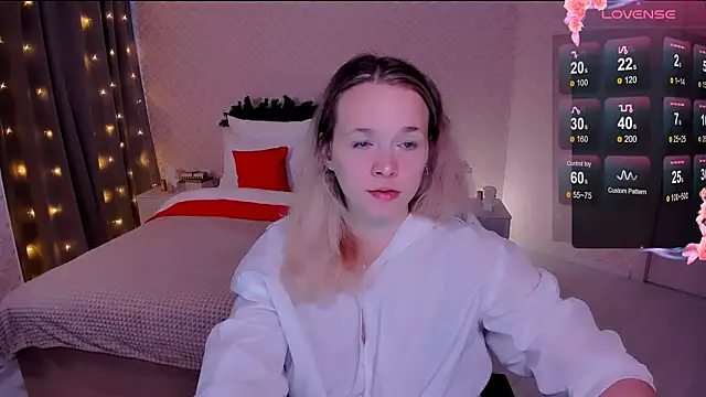 Snapshot of SherillBrill chatting on December 29, 7:39 am SherillBrill online show from December 29, 7:39 am