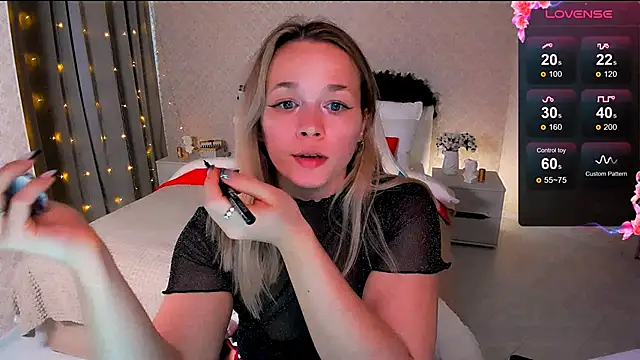 Snapshot of SherillBrill chatting on January 18, 10:39 am SherillBrill online show from January 18, 10:39 am