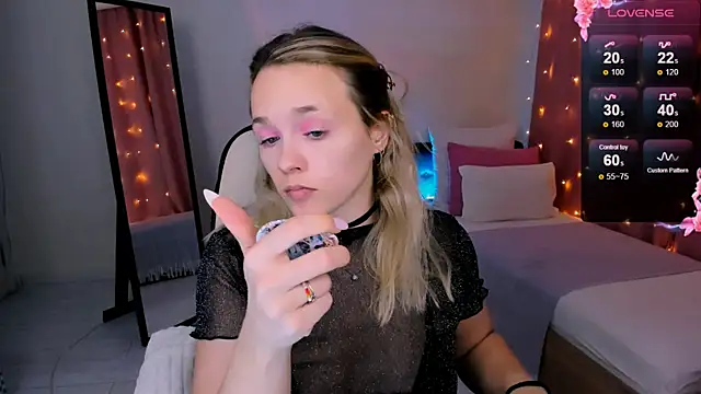 Snapshot of SherillBrill chatting on January 30, 2:58 pm SherillBrill online show from January 30, 2:58 pm