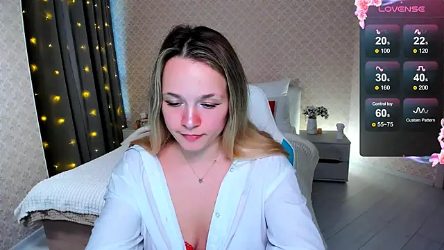 Snapshot of SherillBrill chatting on February 6, 3:31 pm SherillBrill online show from February 6, 3:31 pm